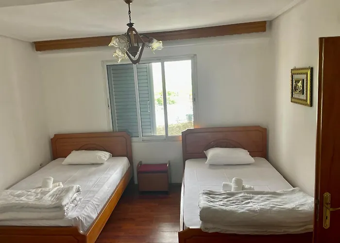 Bazzar 2 Casa de hóspedes Gjirokastër