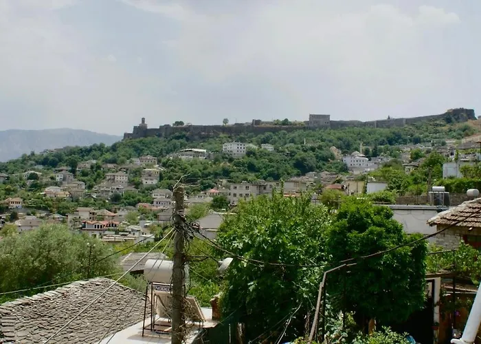 Bazzar 2 Casa de hóspedes Gjirokastër