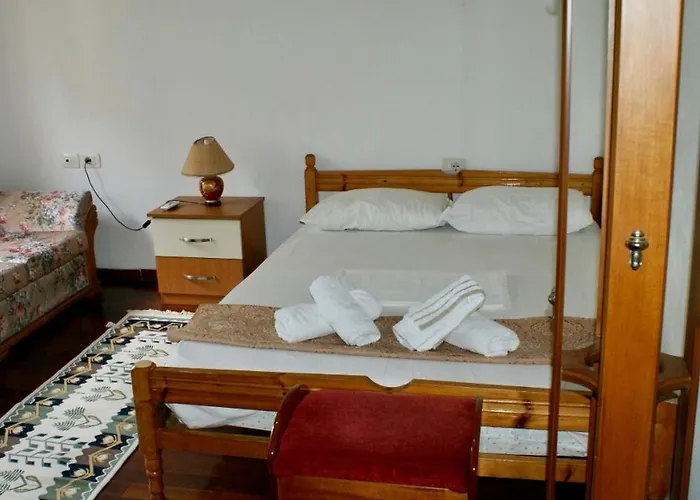 Bazzar 2 * Gjirokastër