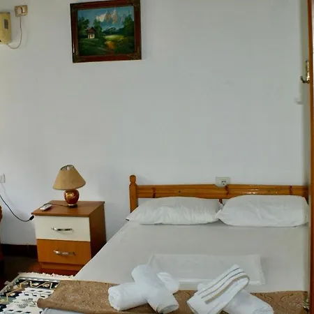 Guest house Bazzar 2 *